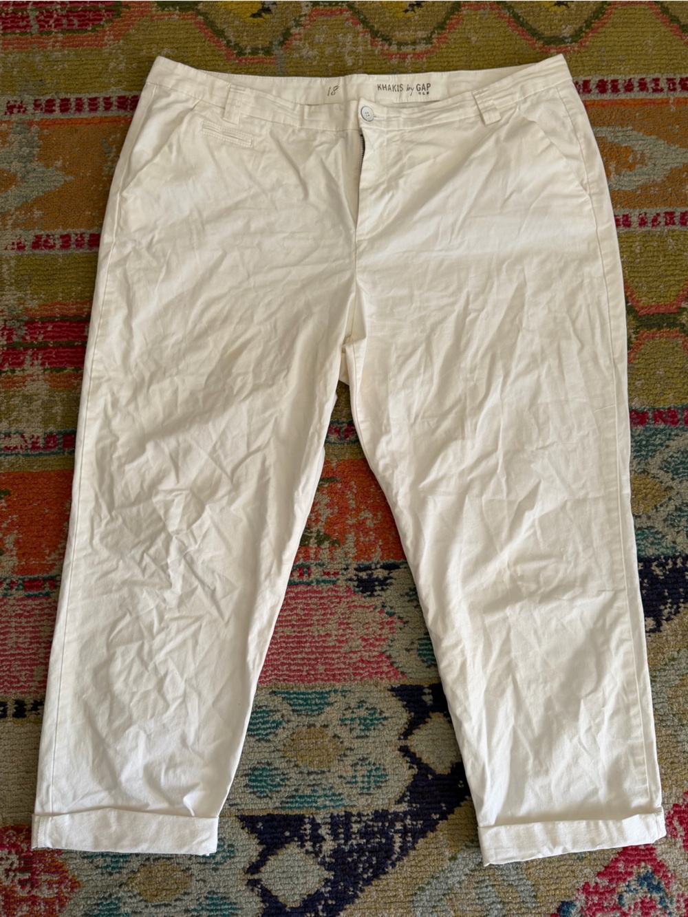 Woman’s GAP 18 white cuffed cropped pants